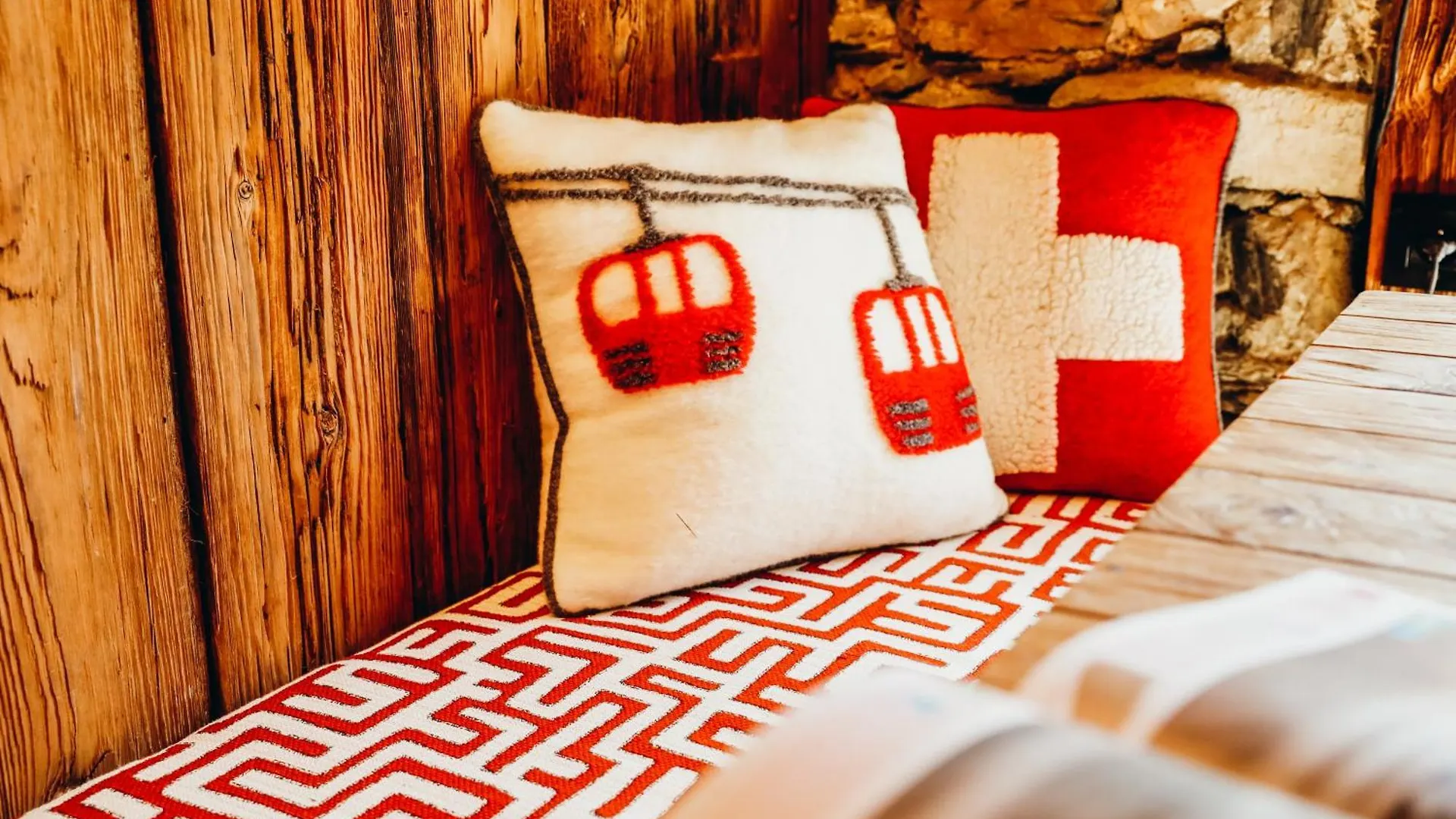 Chalet Des Amis By Lodji Saint-Marcel